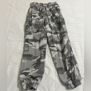 Forever 21 Camo Cargo Pants Gray